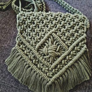 Bolso boho de macramé verde – Artesanal y hecho a mano en España